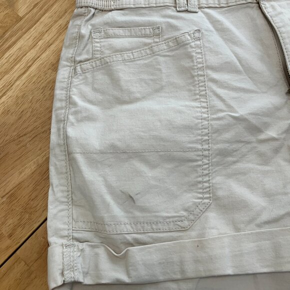 Tan Cargo Shorts Size 4 NWT - Picture 4 of 10